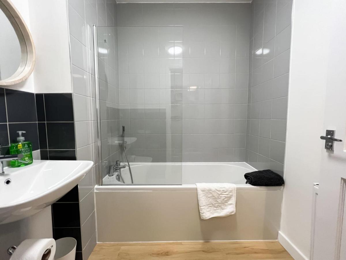Glasgow 2 Bedroom Apartment מראה חיצוני תמונה